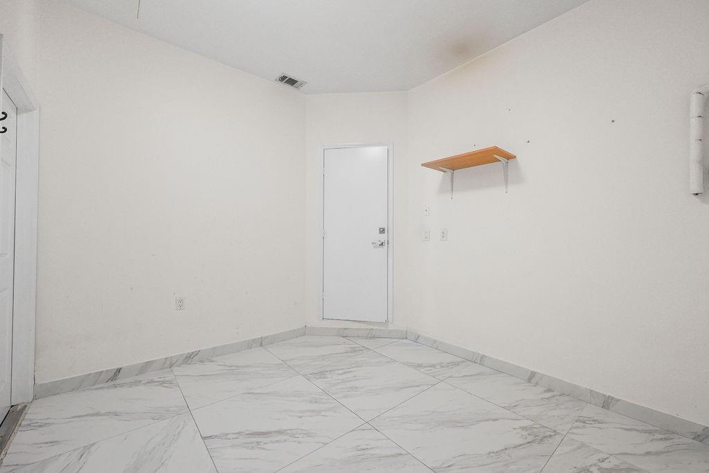 Paragon Centre 162-35 B - Residential Lease
