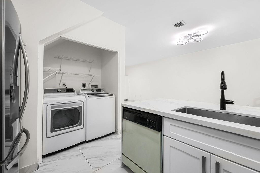 Paragon Centre 162-35 B - Residential Lease