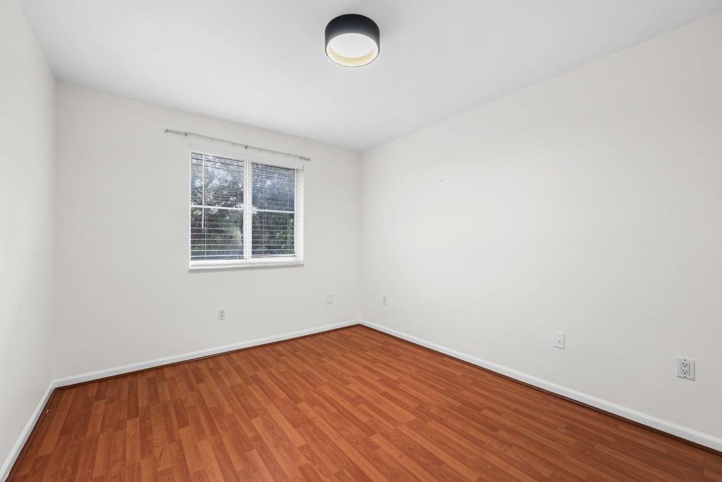 Paragon Centre 162-35 B - Residential Lease