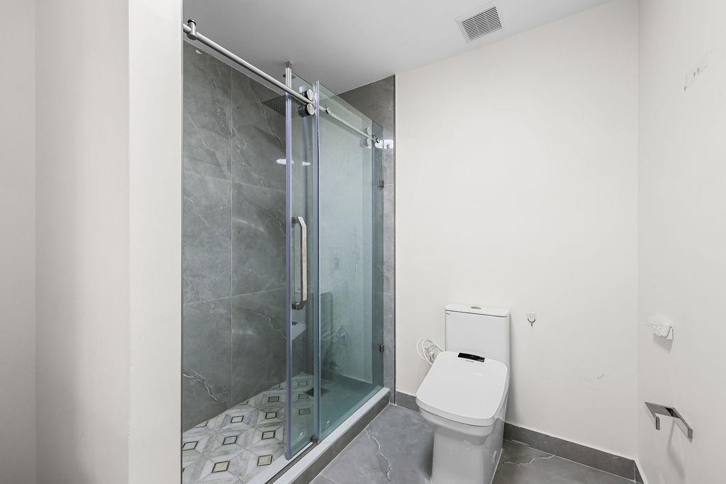Paragon Centre 162-35 B - Residential Lease