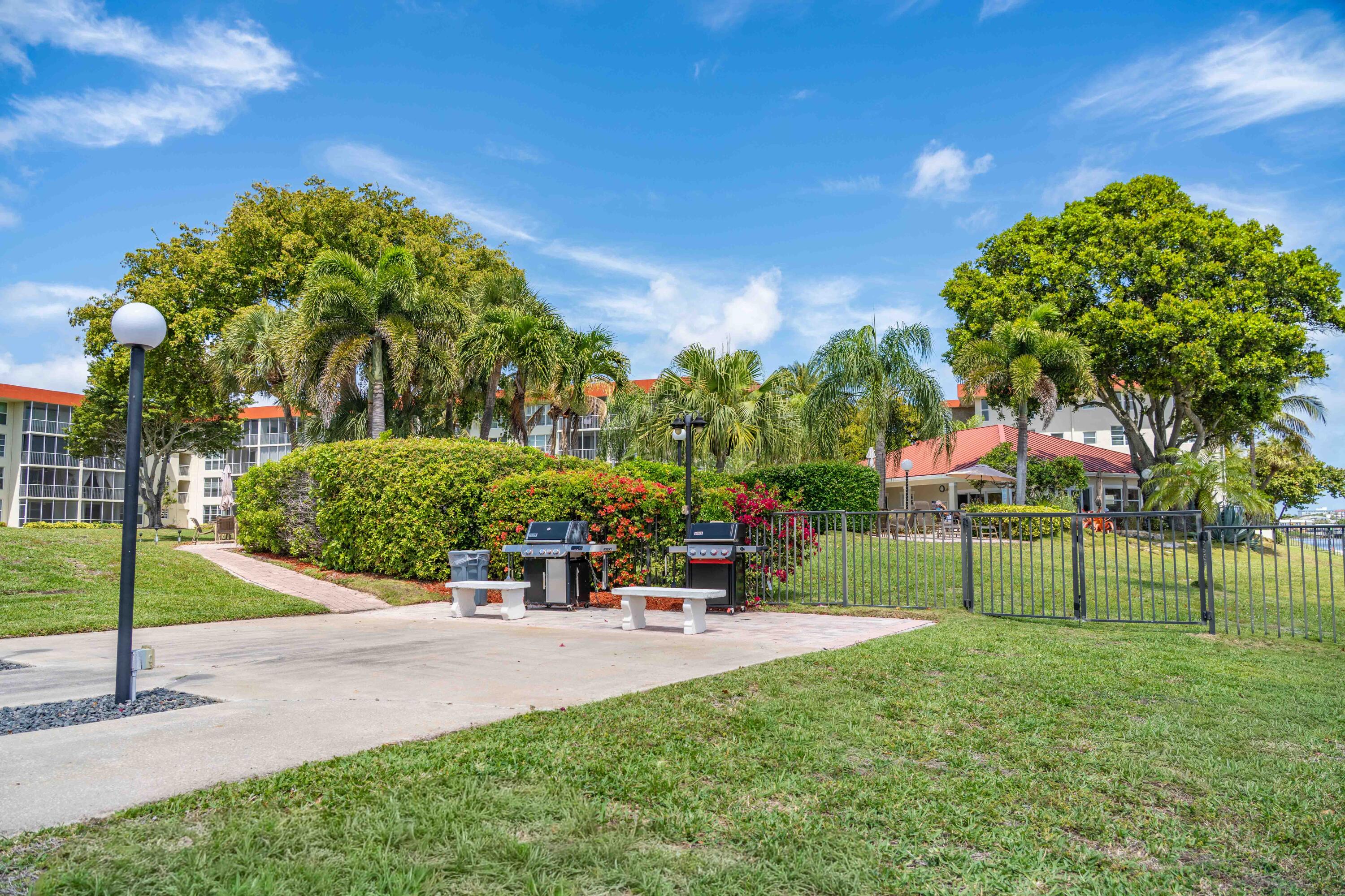 NO 3 PALM-AIRE AT CORAL KEY - Residential