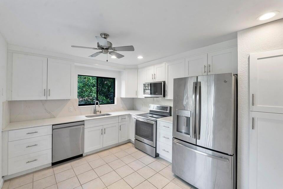 5720 Coach House Circle E