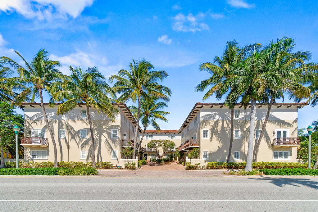 Photo of 72 SE 6th Avenue #L, Delray Beach, FL 33483 (MLS # R11089380)