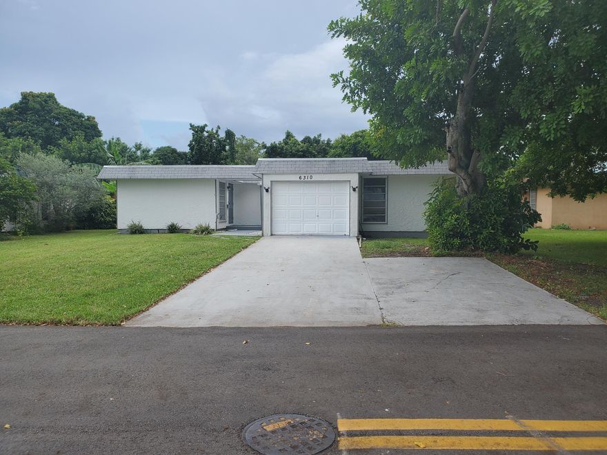 ALL AGES 2/2 HOUSE WITH FLORIDA ROOM AND ONE CAR GARAGE LOCATED IN A CENTRAL AND GREAT LOCATION IN TAMARAC. TILE AND WOOD LAMINATE FLOORS, LAUNDRY ROOM AND OPEN PATIO WITH FRUIT TREES. NO HOA APPROVAL. PROPERTY IS LOCATED CLOSE TO THE MAIN ROADS, MAJOR SUPERMARKETS, RESTAURANTS, CHURCH, ETC. SMALL PETS ACCEPTED WITH A PET SECURITY DEPOSIT.