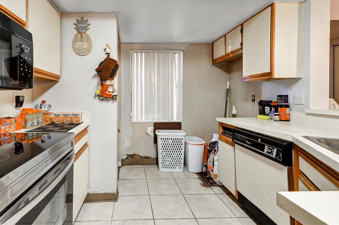 Summerbreeze Condo - Residential