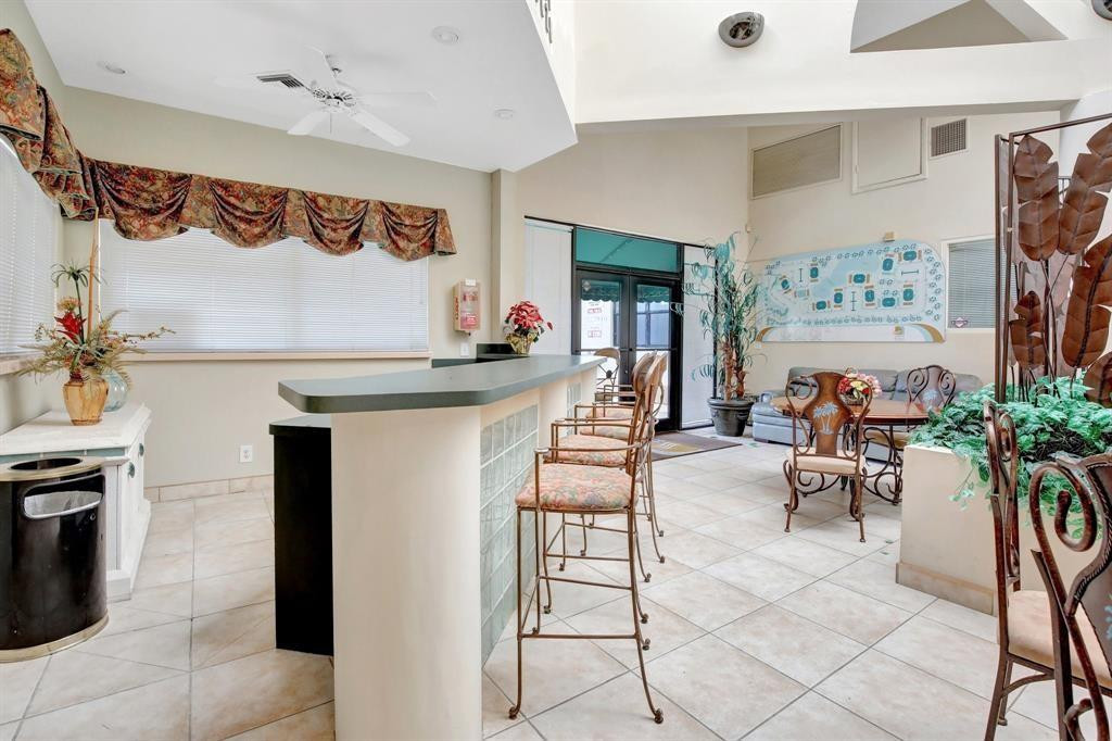 Summerbreeze Condo - Residential