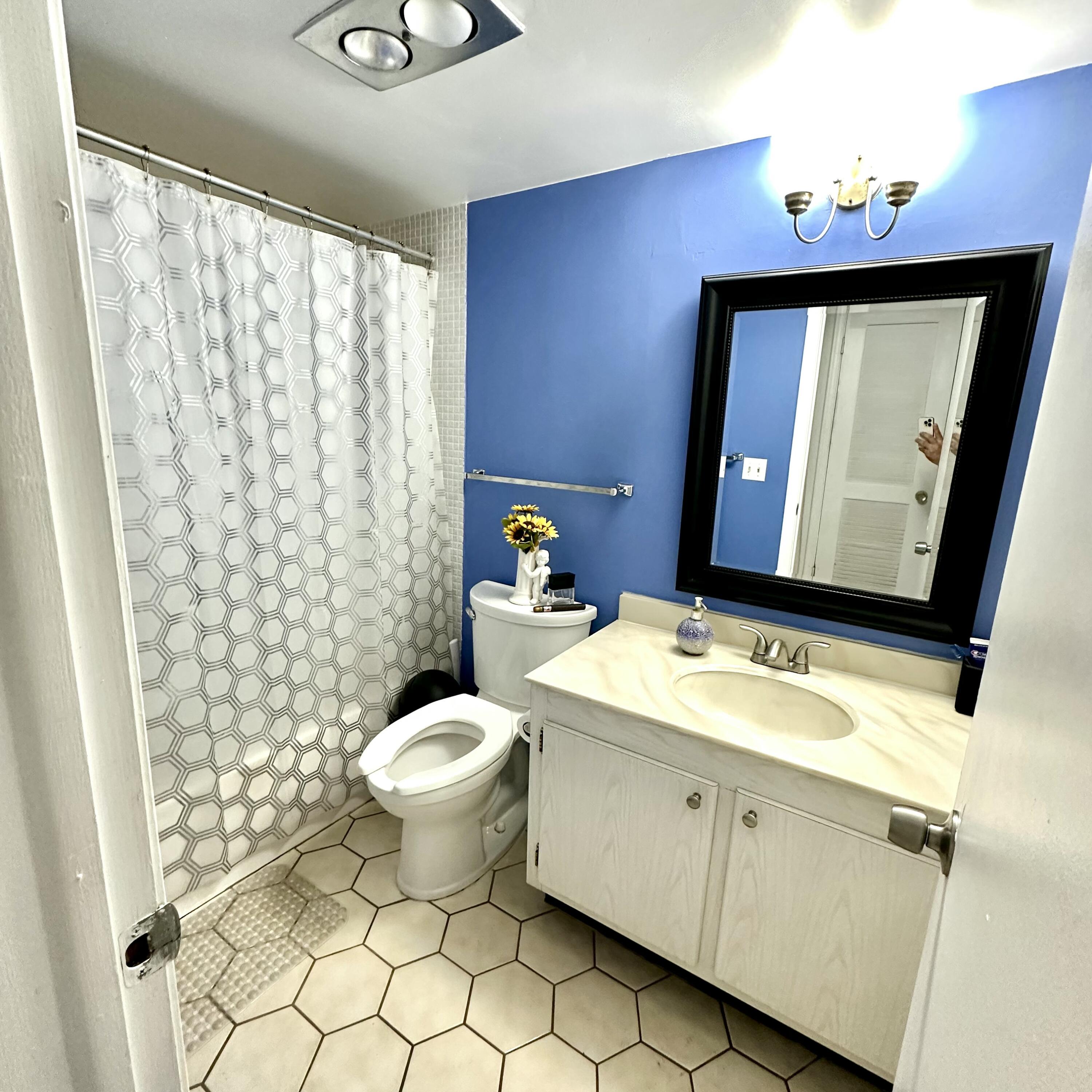 FOUNTAINS OF PALM BEACH C - Residential