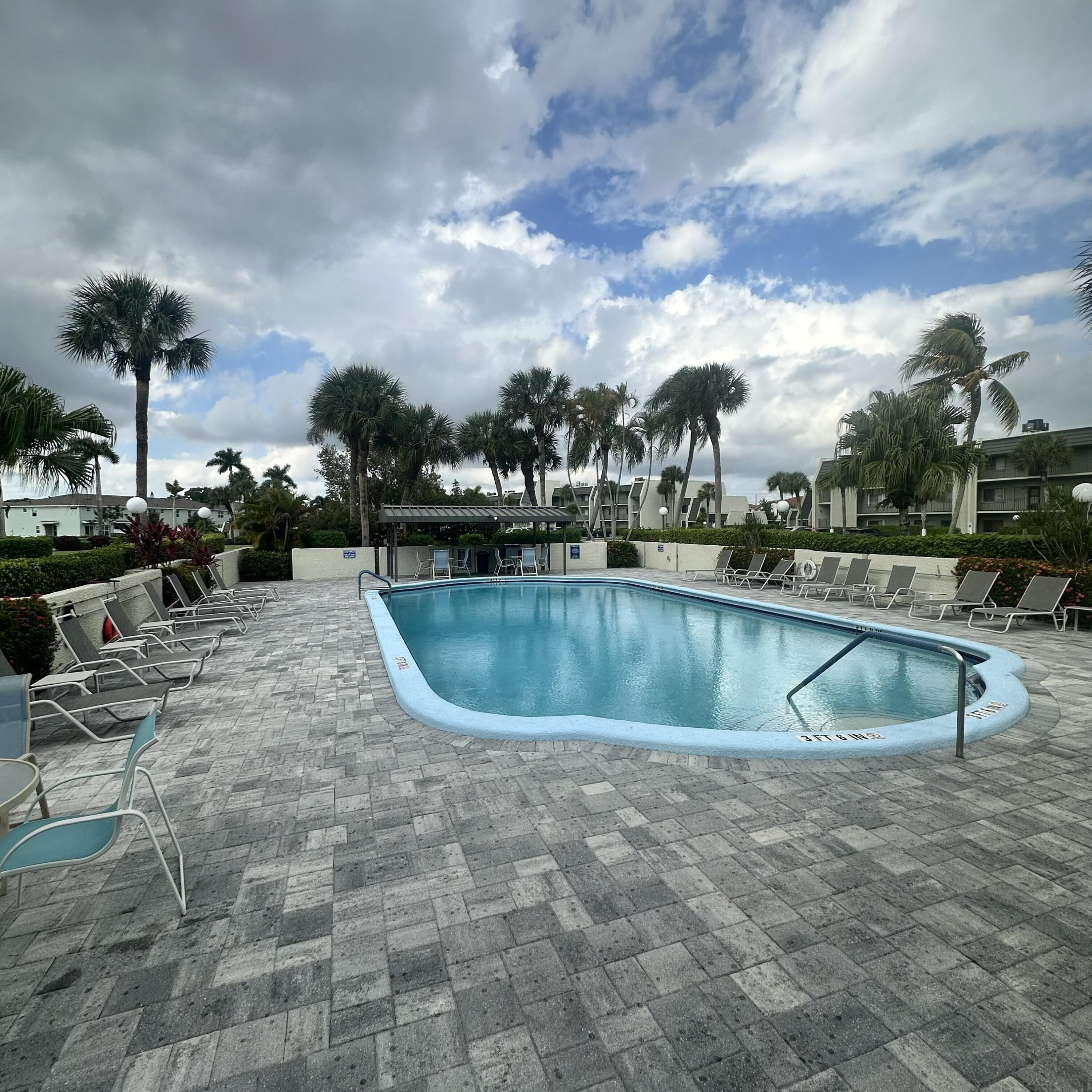 FOUNTAINS OF PALM BEACH C - Residential