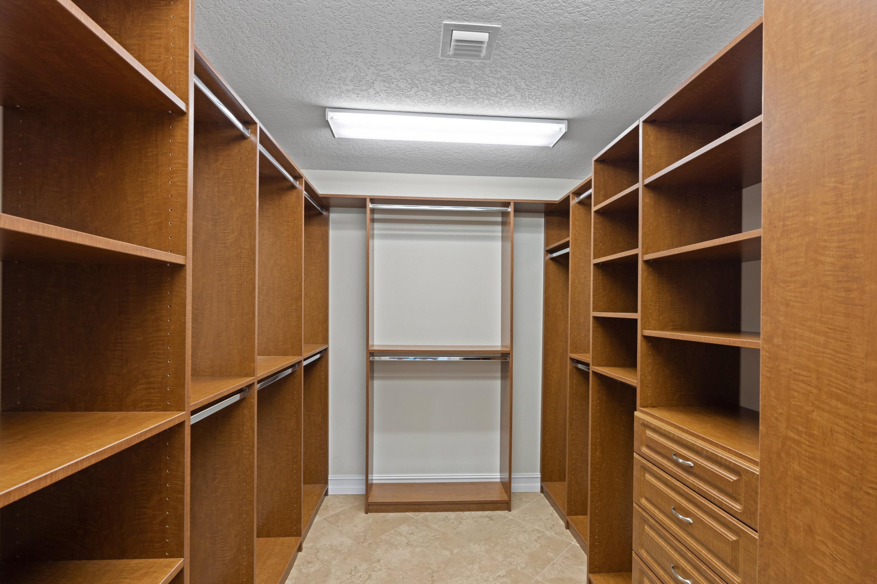 NORTH LAKE WORTH - Residential