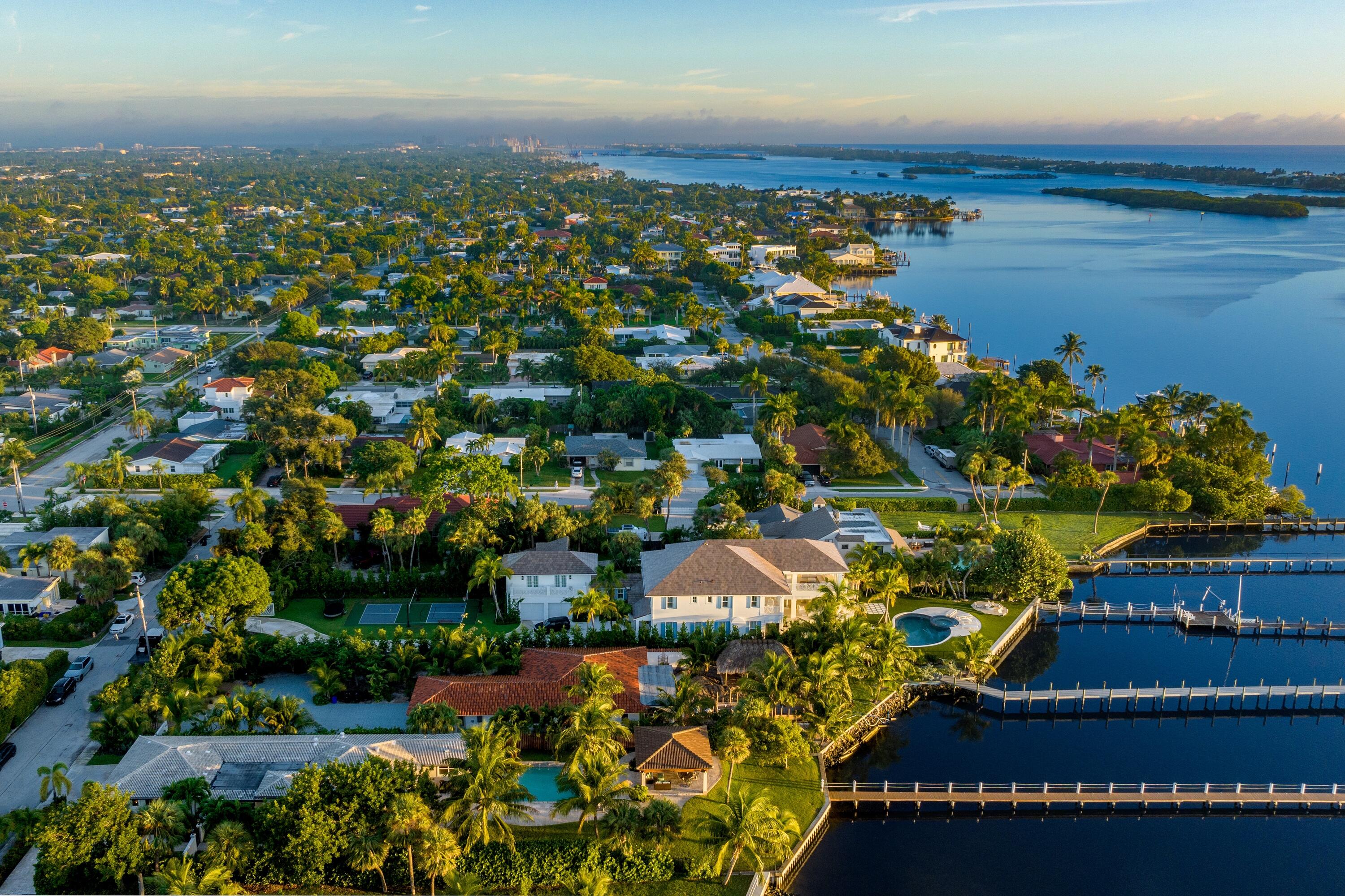 NORTH LAKE WORTH - Residential