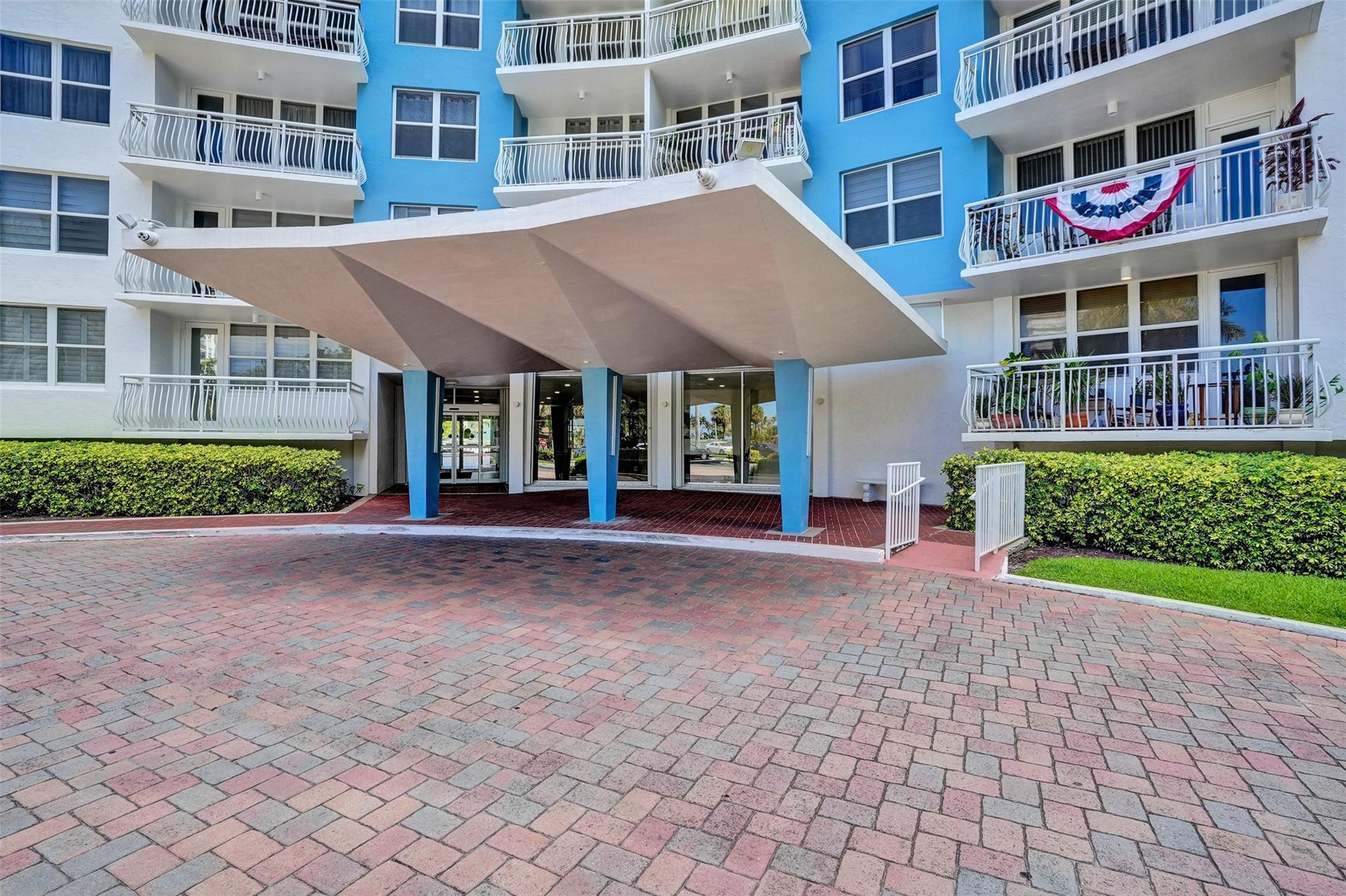 NASSAU HOUSE CONDO - Residential