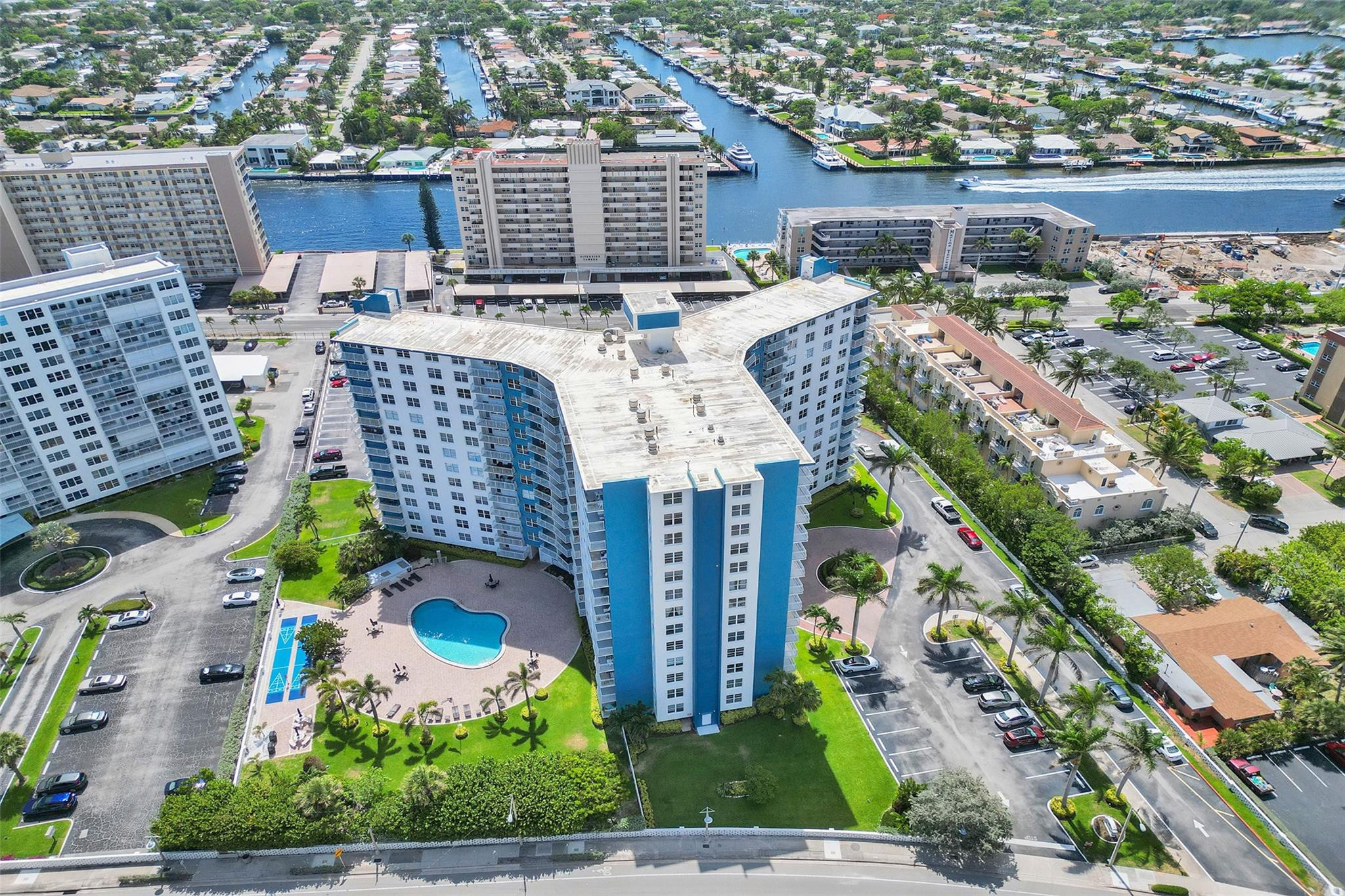 NASSAU HOUSE CONDO - Residential