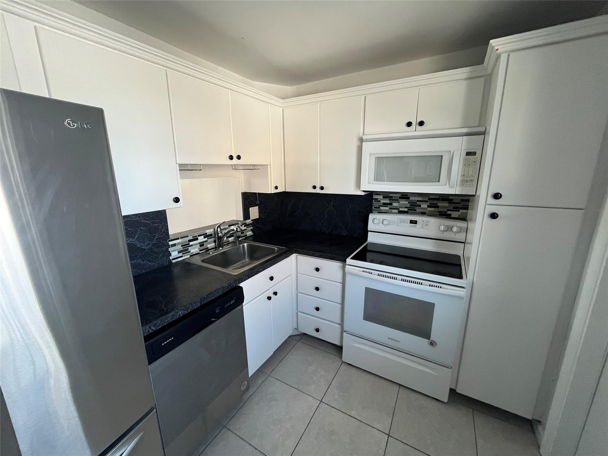 NASSAU HOUSE CONDO - Residential
