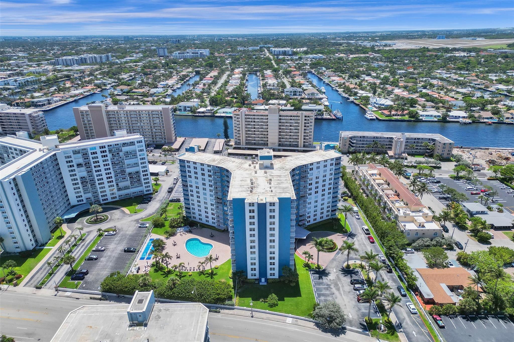 NASSAU HOUSE CONDO - Residential