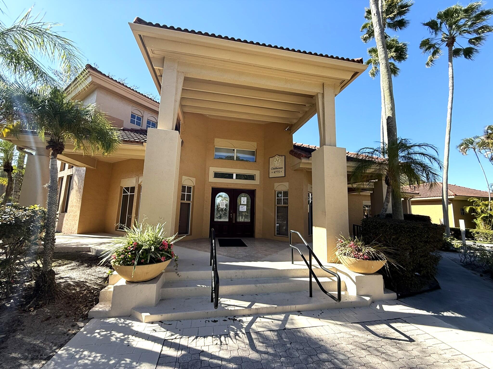 PALM LAKE CONDO - Residential