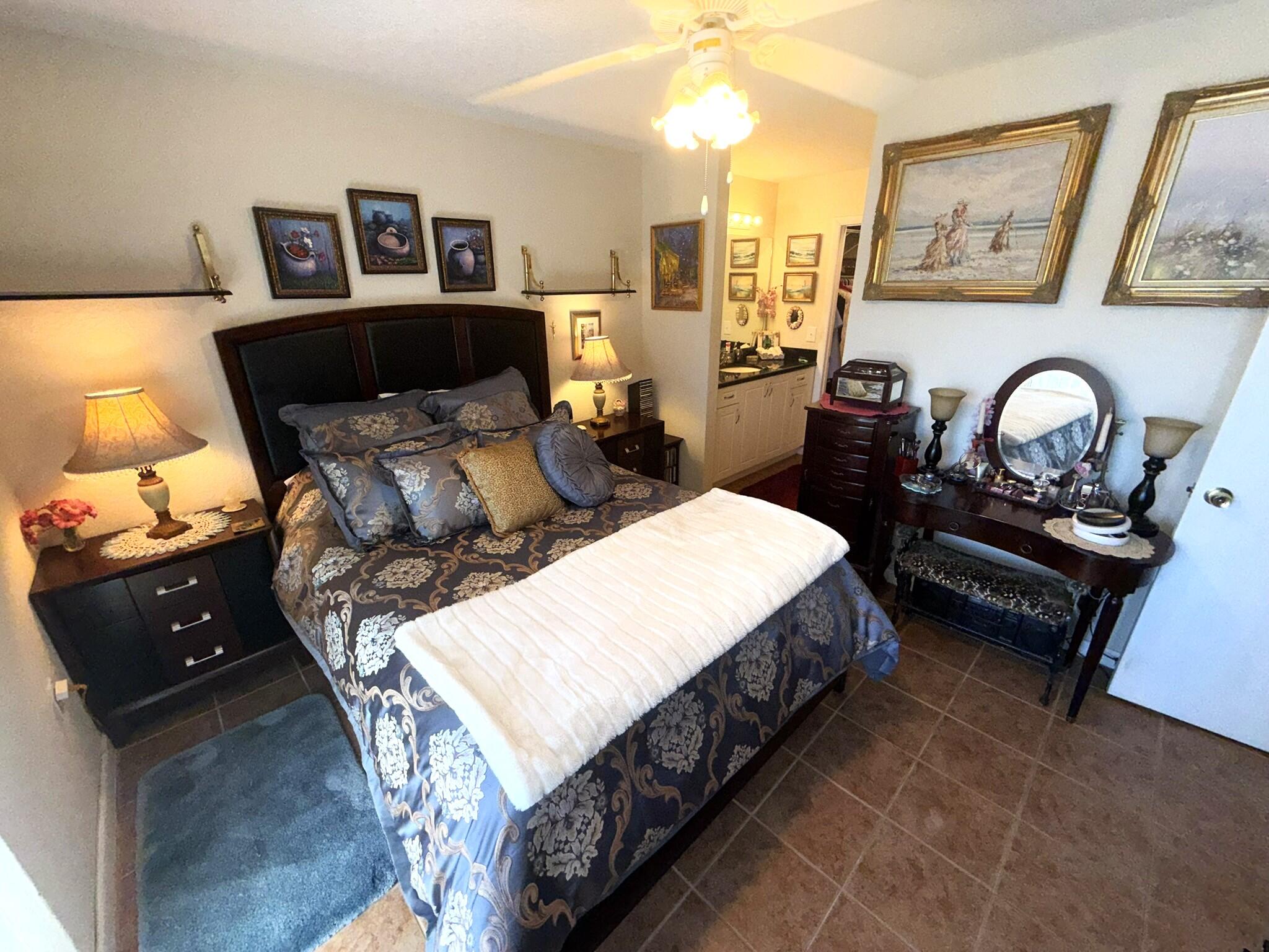 PALM LAKE CONDO - Residential