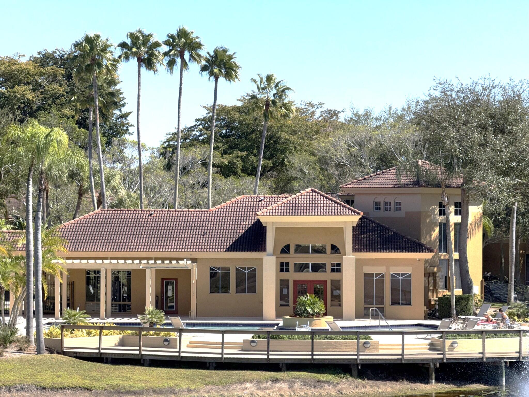 PALM LAKE CONDO - Residential