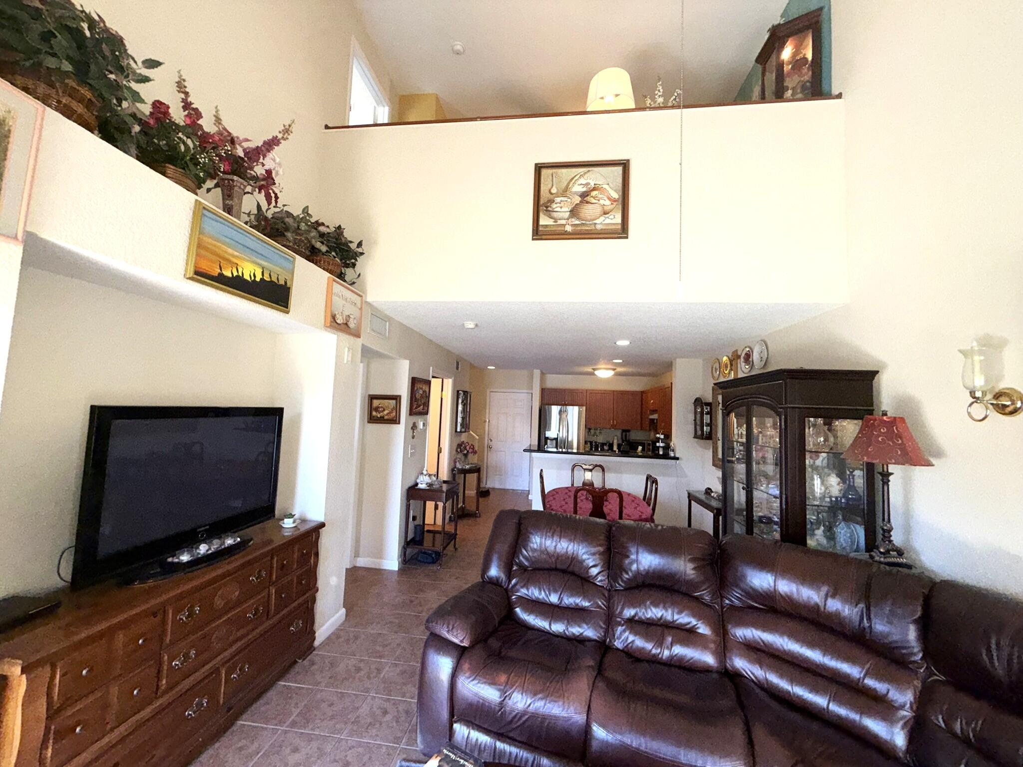 PALM LAKE CONDO - Residential