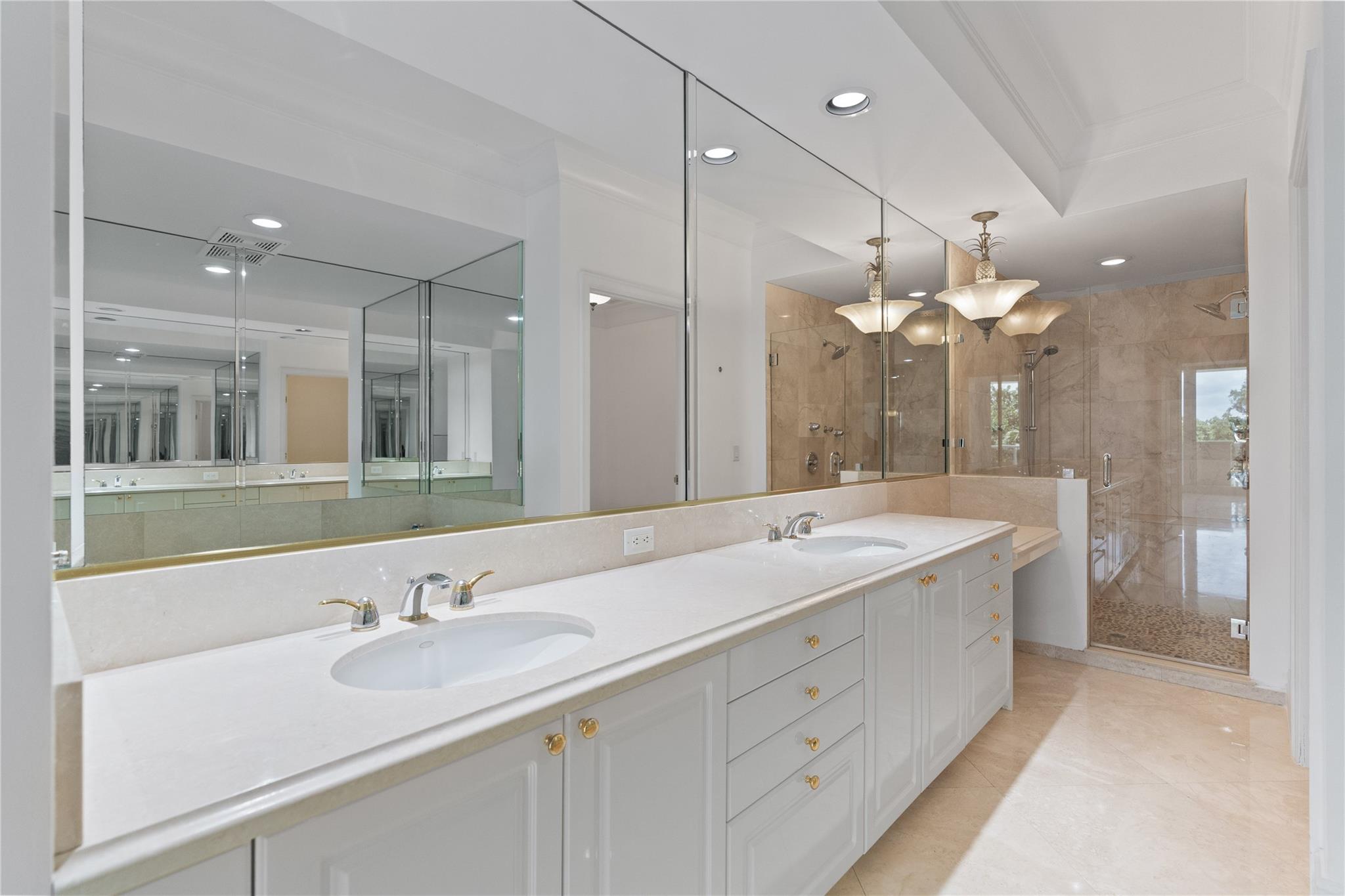 OCEAN GRANDE BCH & MARINA - Residential