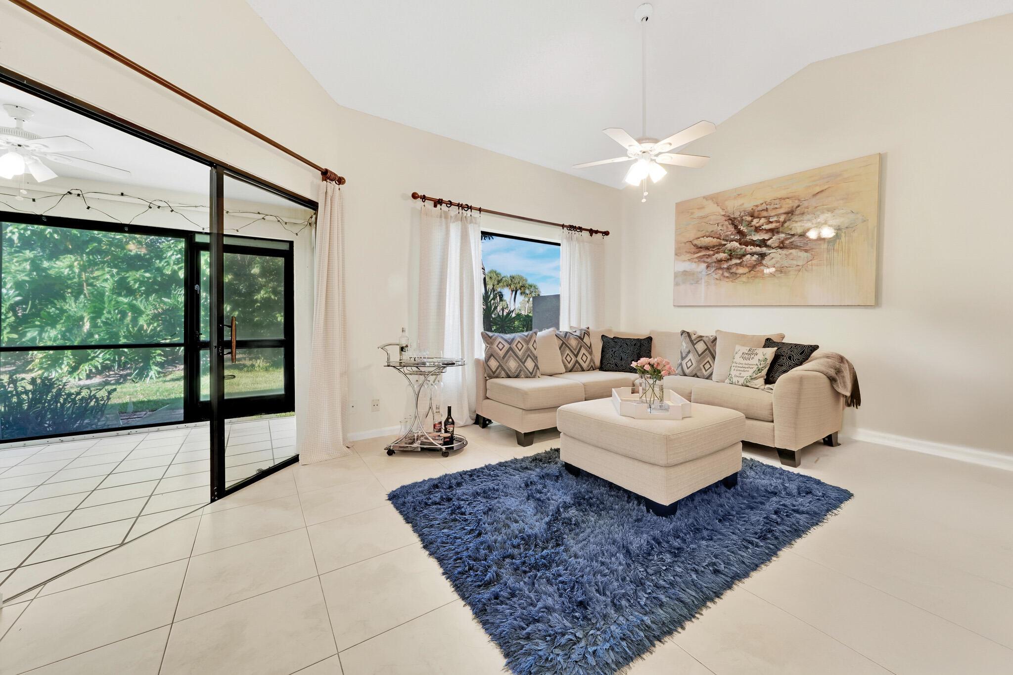 5939 Parkwalk Circle W