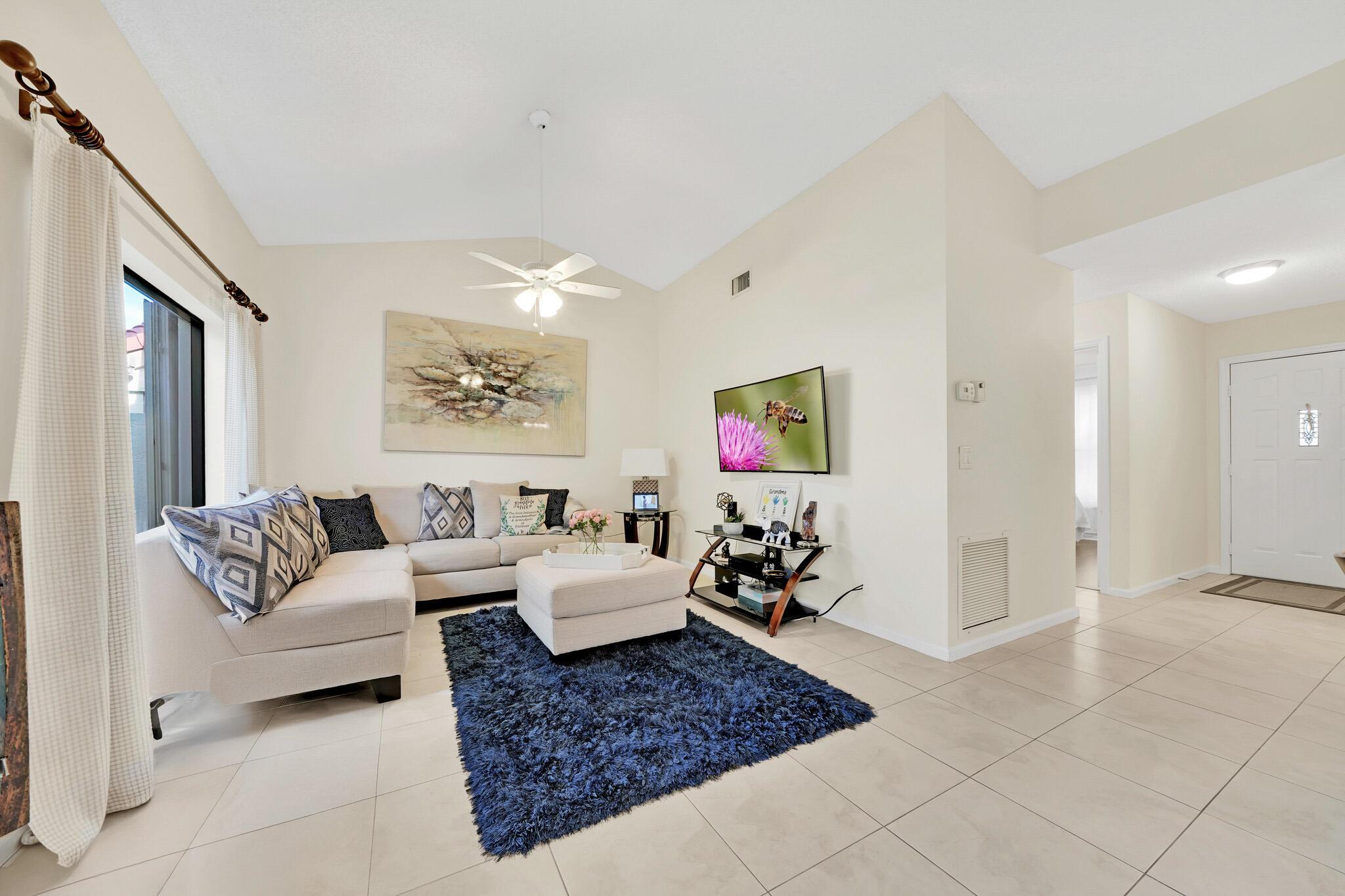 5939 Parkwalk Circle W