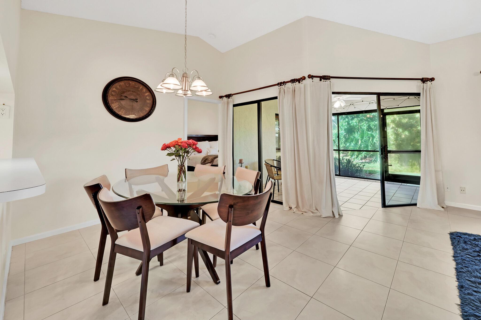 5939 Parkwalk Circle W