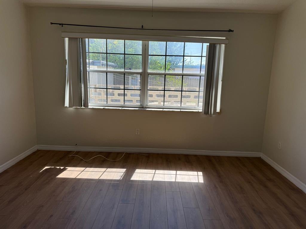 North Hollywood 4-1 B - Residential Lease