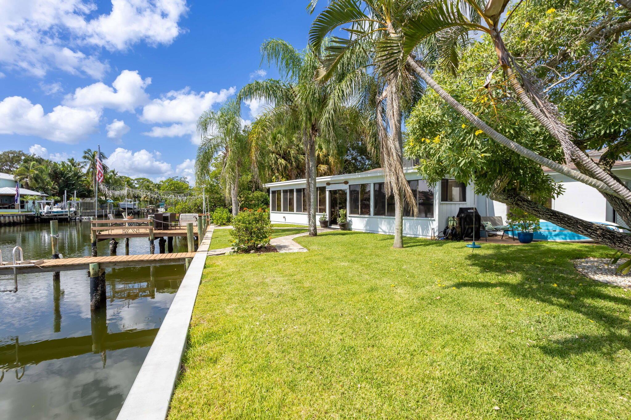 YACHT CLUB ESTATES - Land