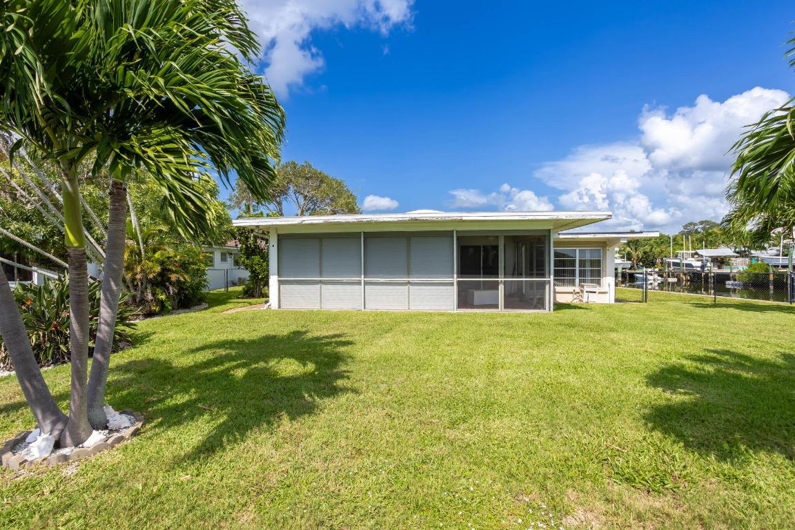 YACHT CLUB ESTATES - Land