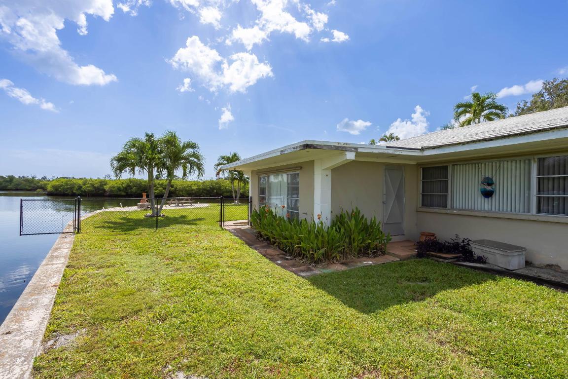 YACHT CLUB ESTATES - Land