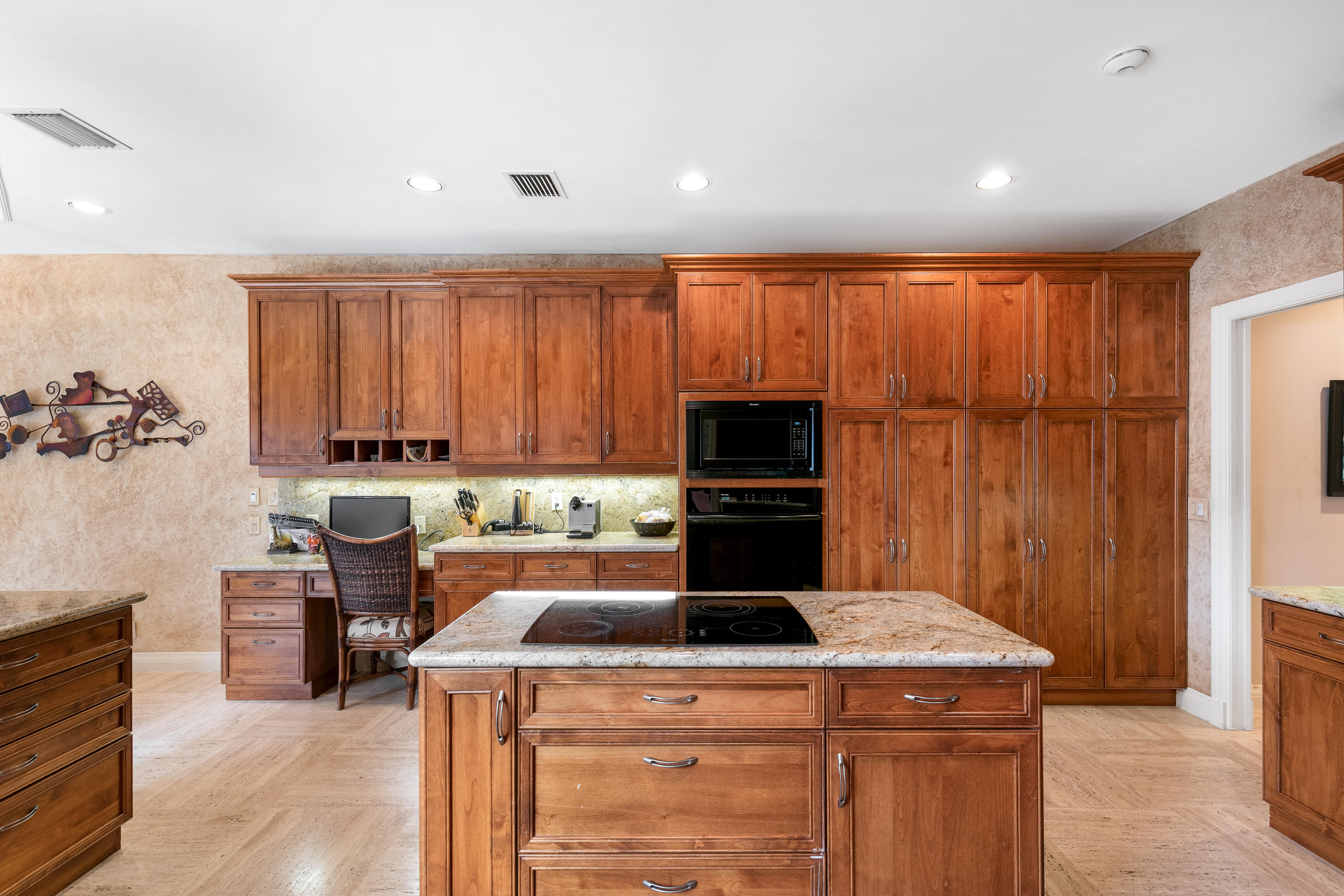 ADMIRALS COVE - Residential