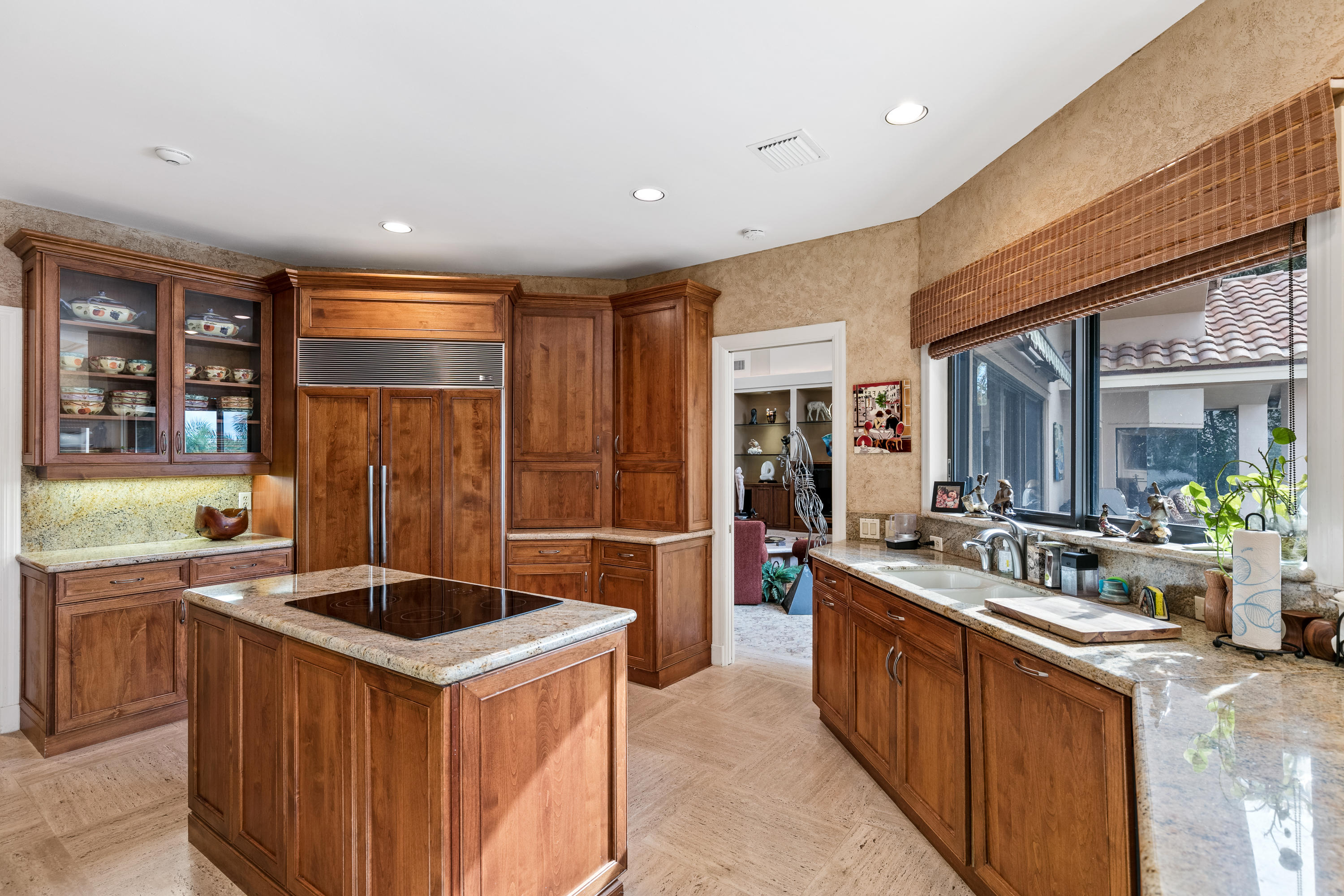 ADMIRALS COVE - Residential