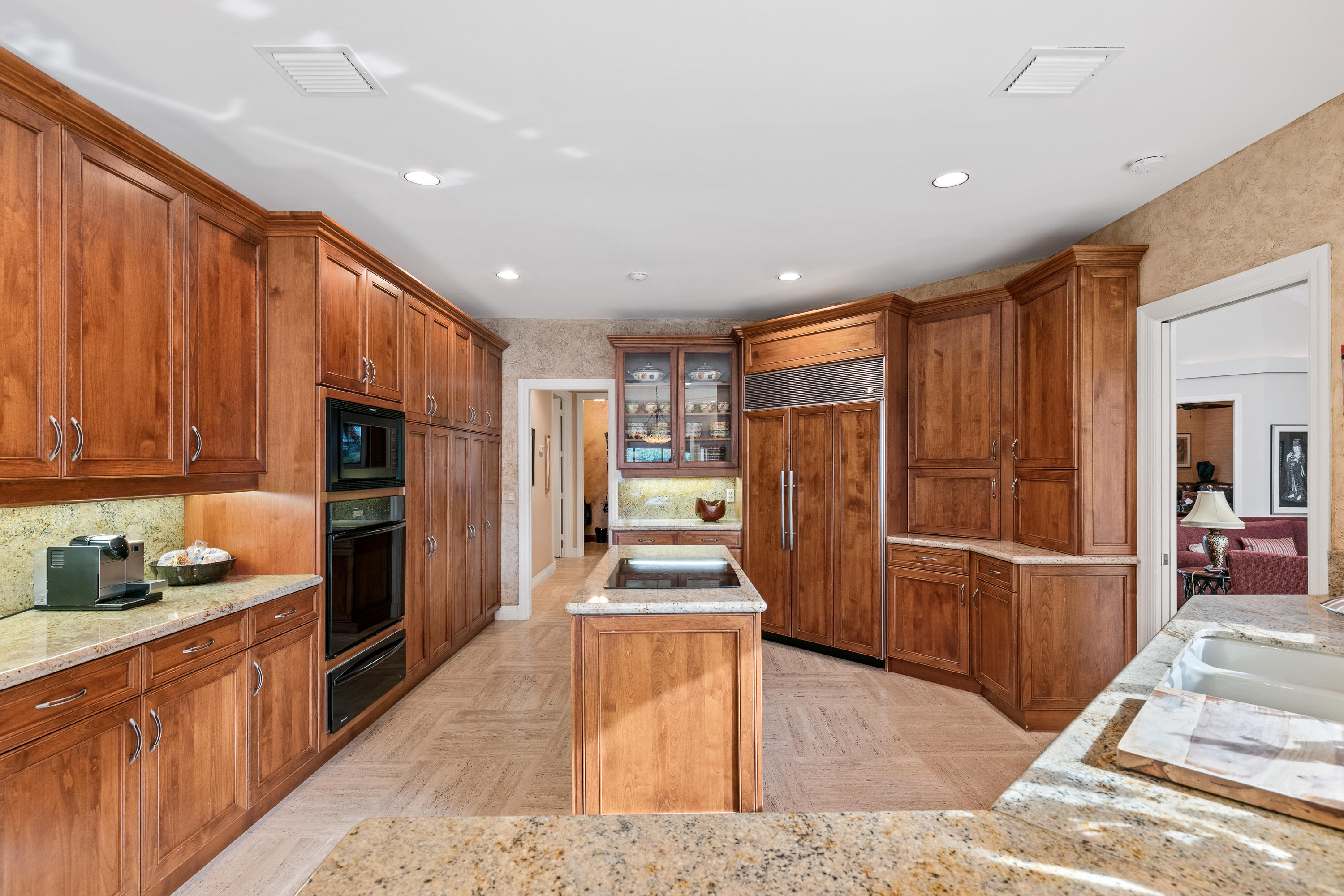 ADMIRALS COVE - Residential