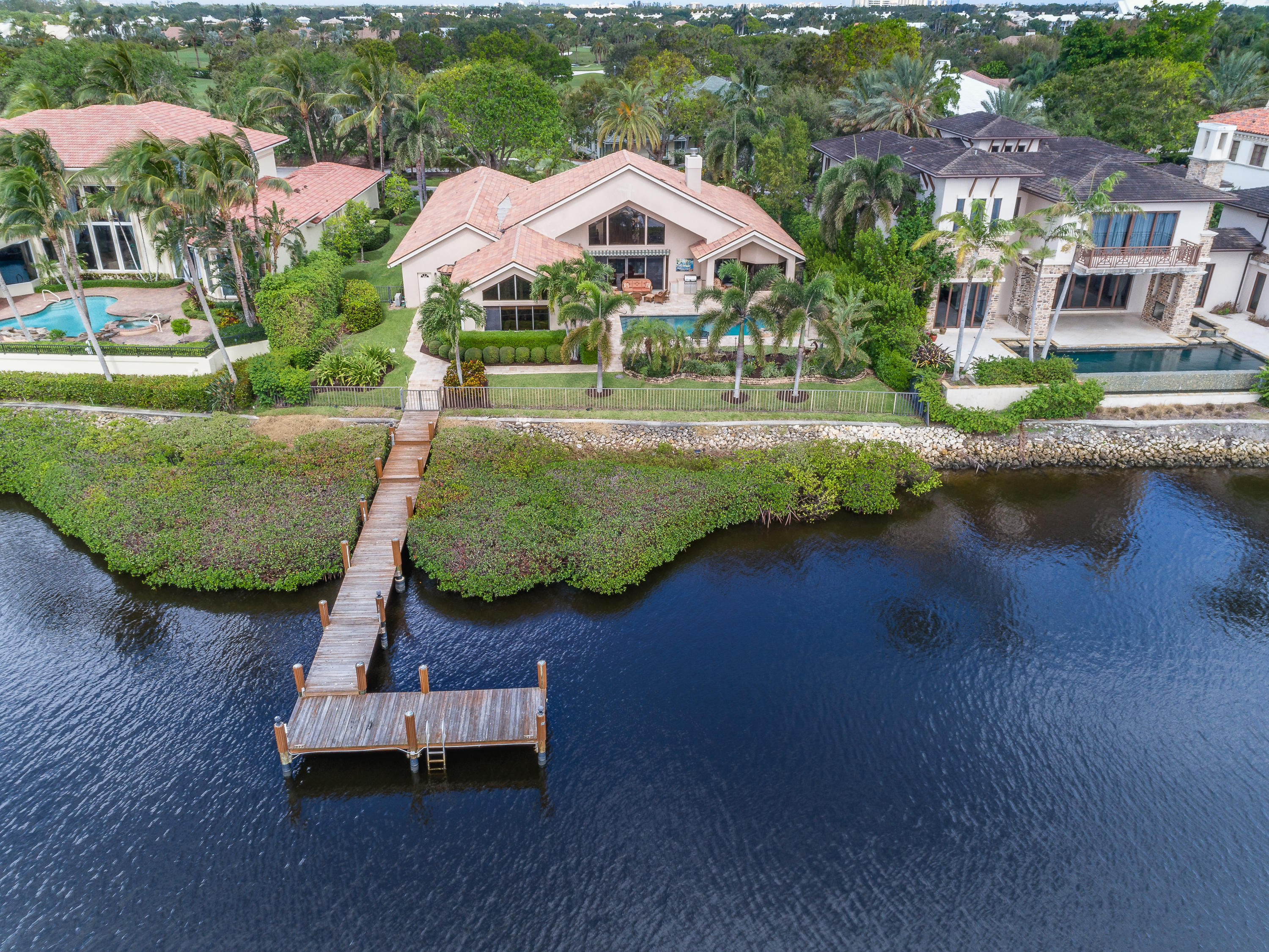 ADMIRALS COVE - Residential