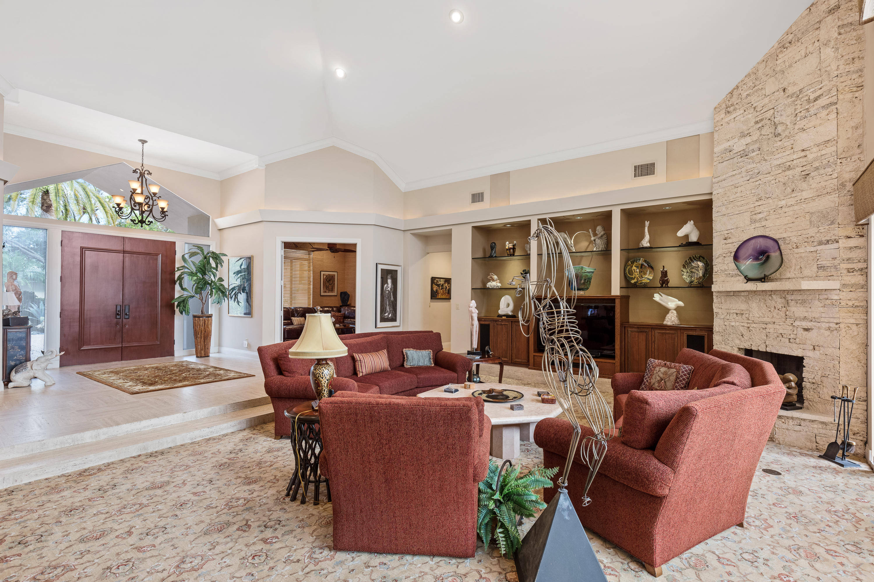 ADMIRALS COVE - Residential