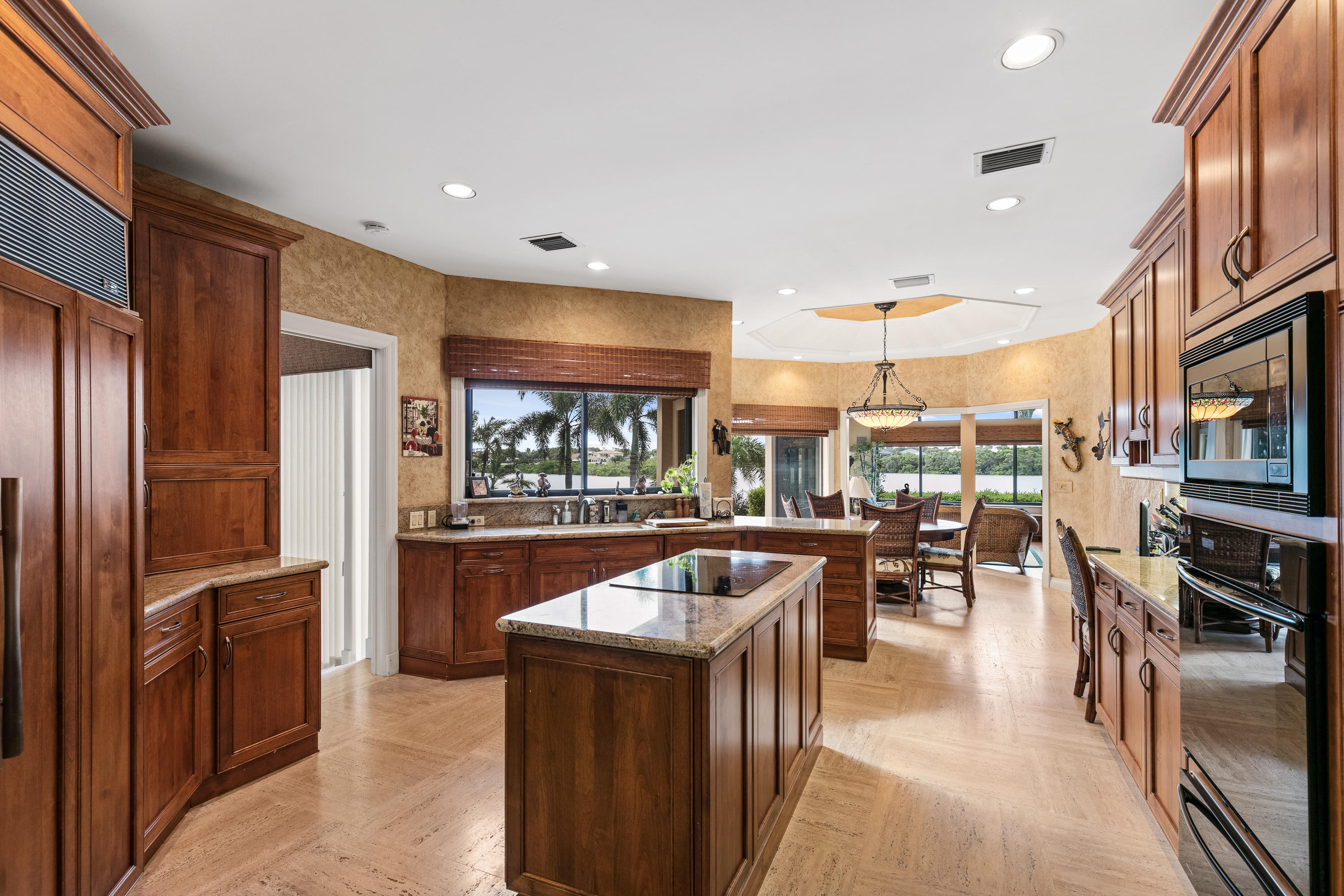 ADMIRALS COVE - Residential