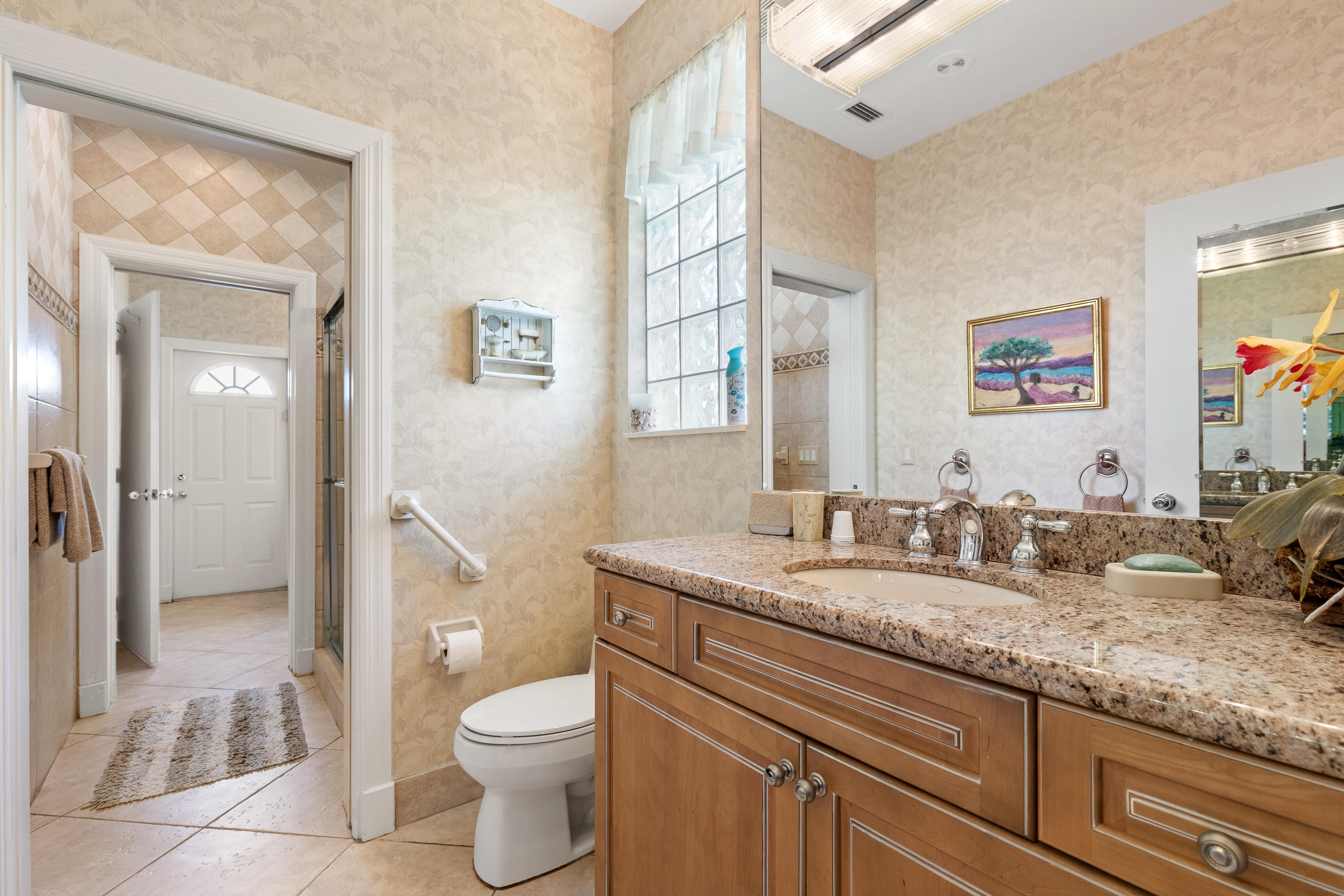 ADMIRALS COVE - Residential