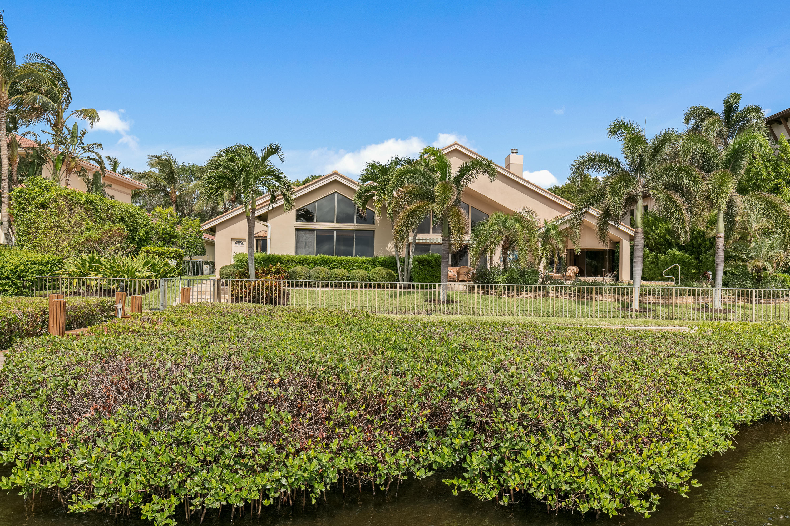 ADMIRALS COVE - Residential