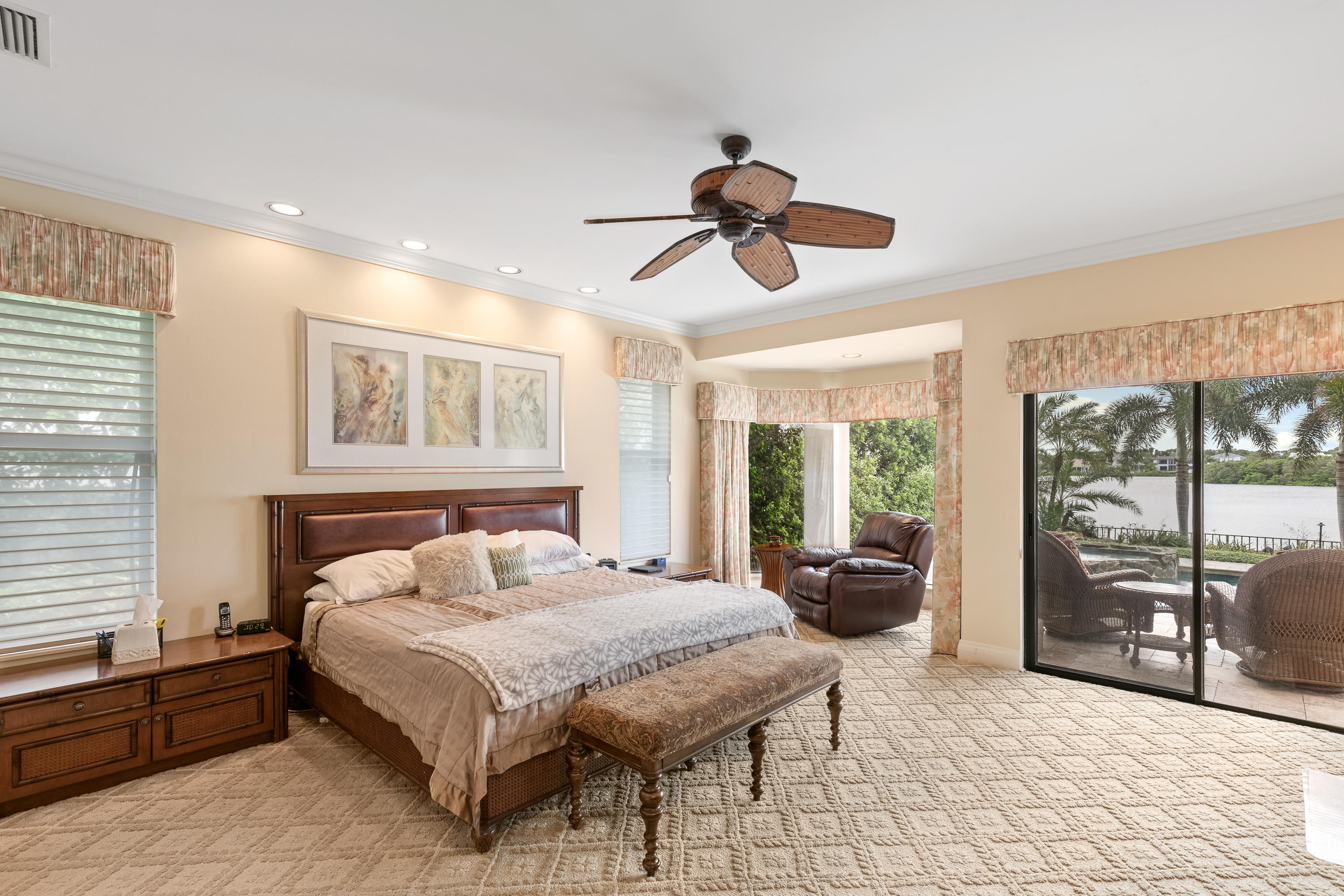 ADMIRALS COVE - Residential