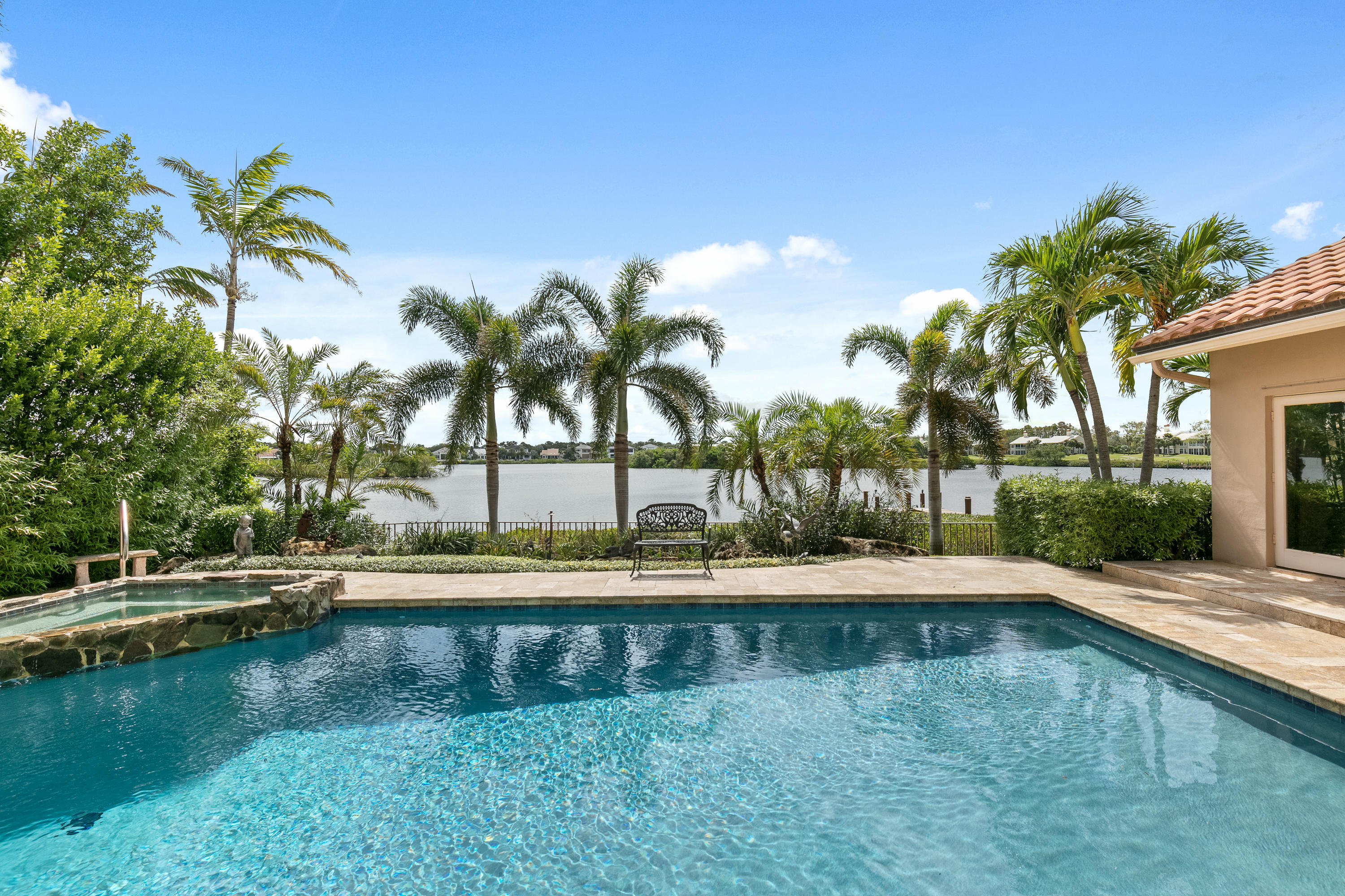 ADMIRALS COVE - Residential