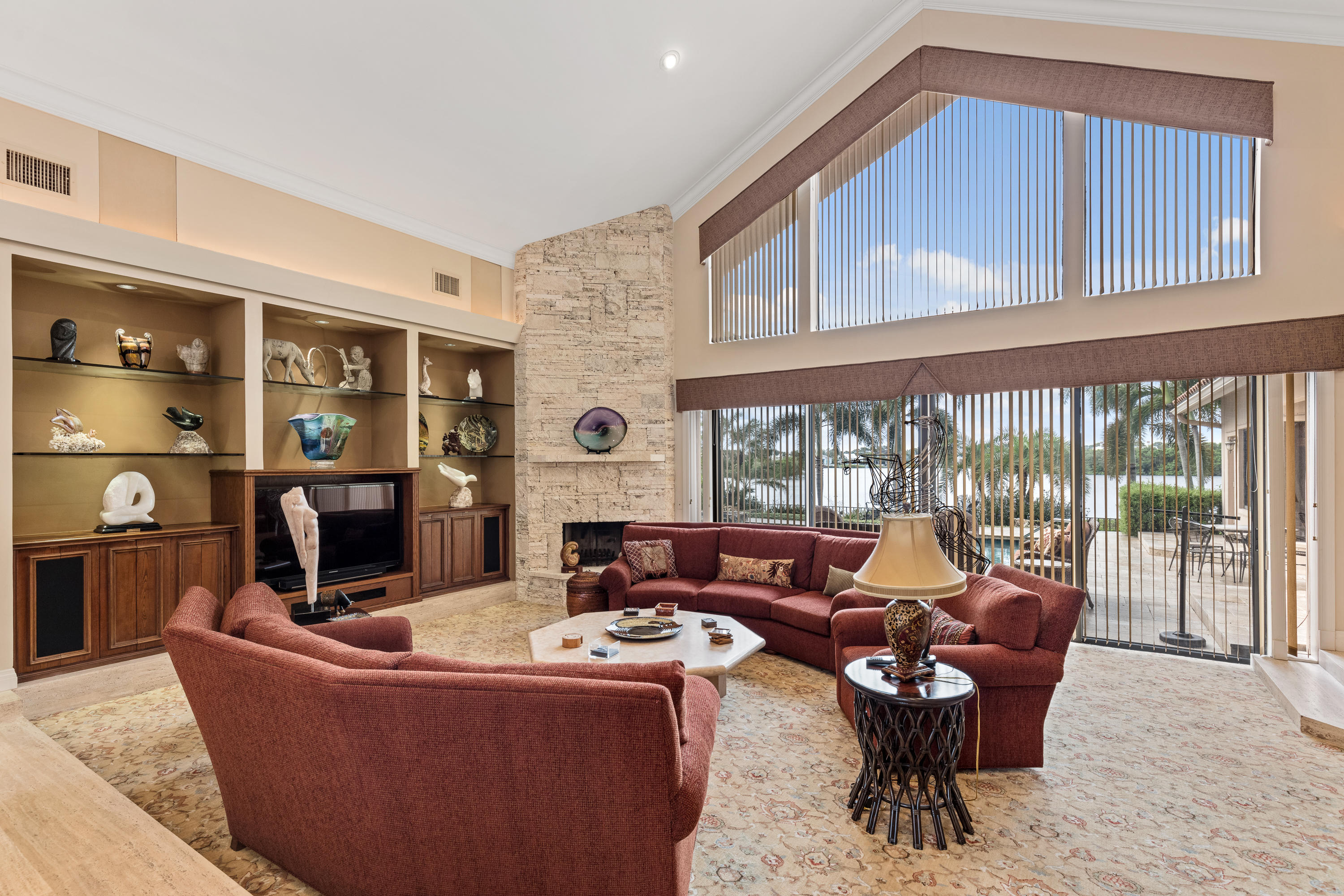 ADMIRALS COVE - Residential