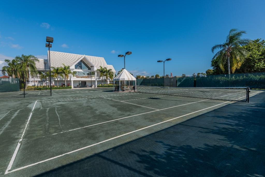 ADMIRALS COVE - Residential