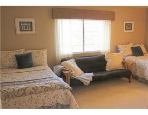 CAPTAINS WALK/PELICAN HAR - Residential