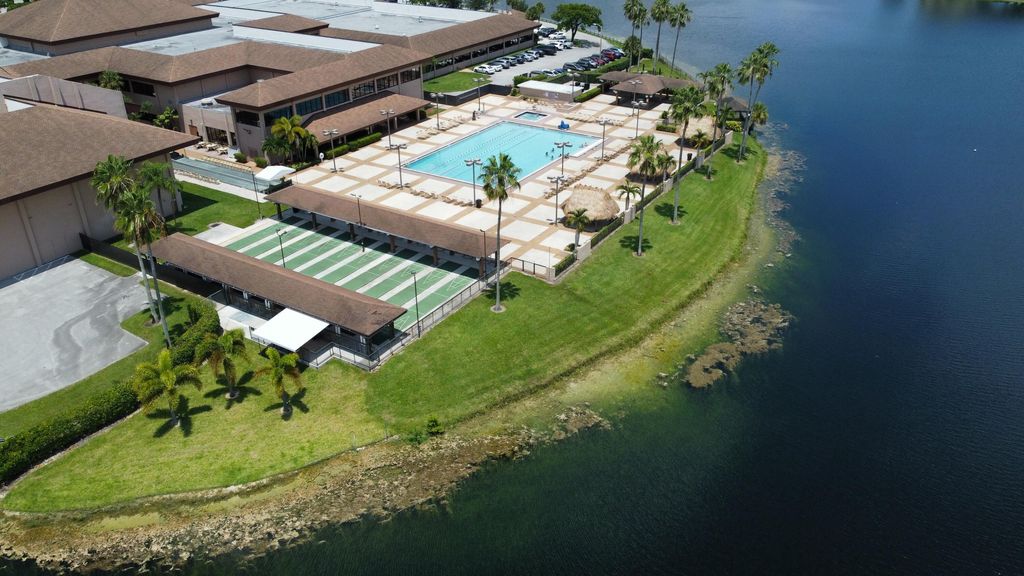 Photo of 1401 SW 134 Way #307, Pembroke Pines, FL 33027 (MLS # B26001086)