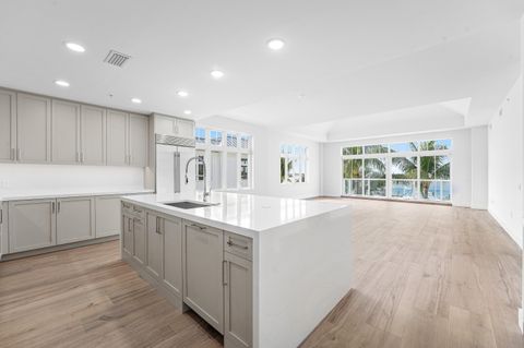 180 Lake Drive 2204 Palm Beach Shores FL 33404