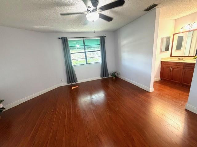 Yorkville 115-18 B - Residential Lease