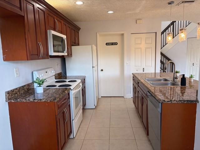 Yorkville 115-18 B - Residential Lease