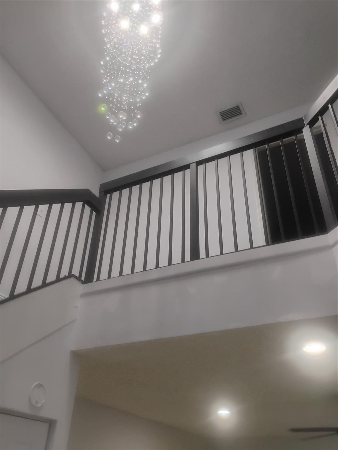 Yorkville 115-18 B - Residential Lease