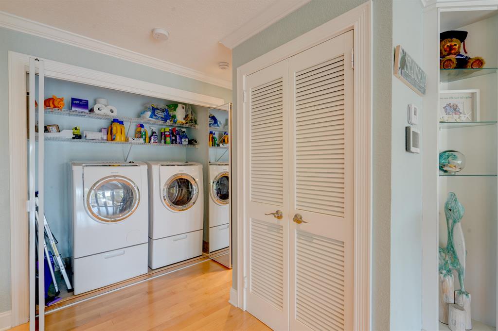 VENETIAN SHORES NO 3 - Residential