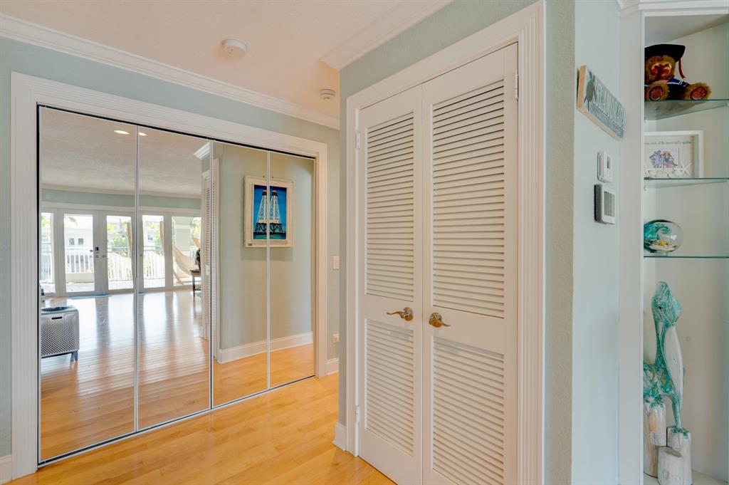 VENETIAN SHORES NO 3 - Residential